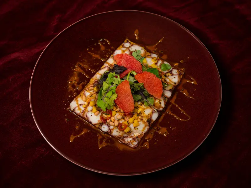 Ceviche mit Grapefruit, Mais und Koriander